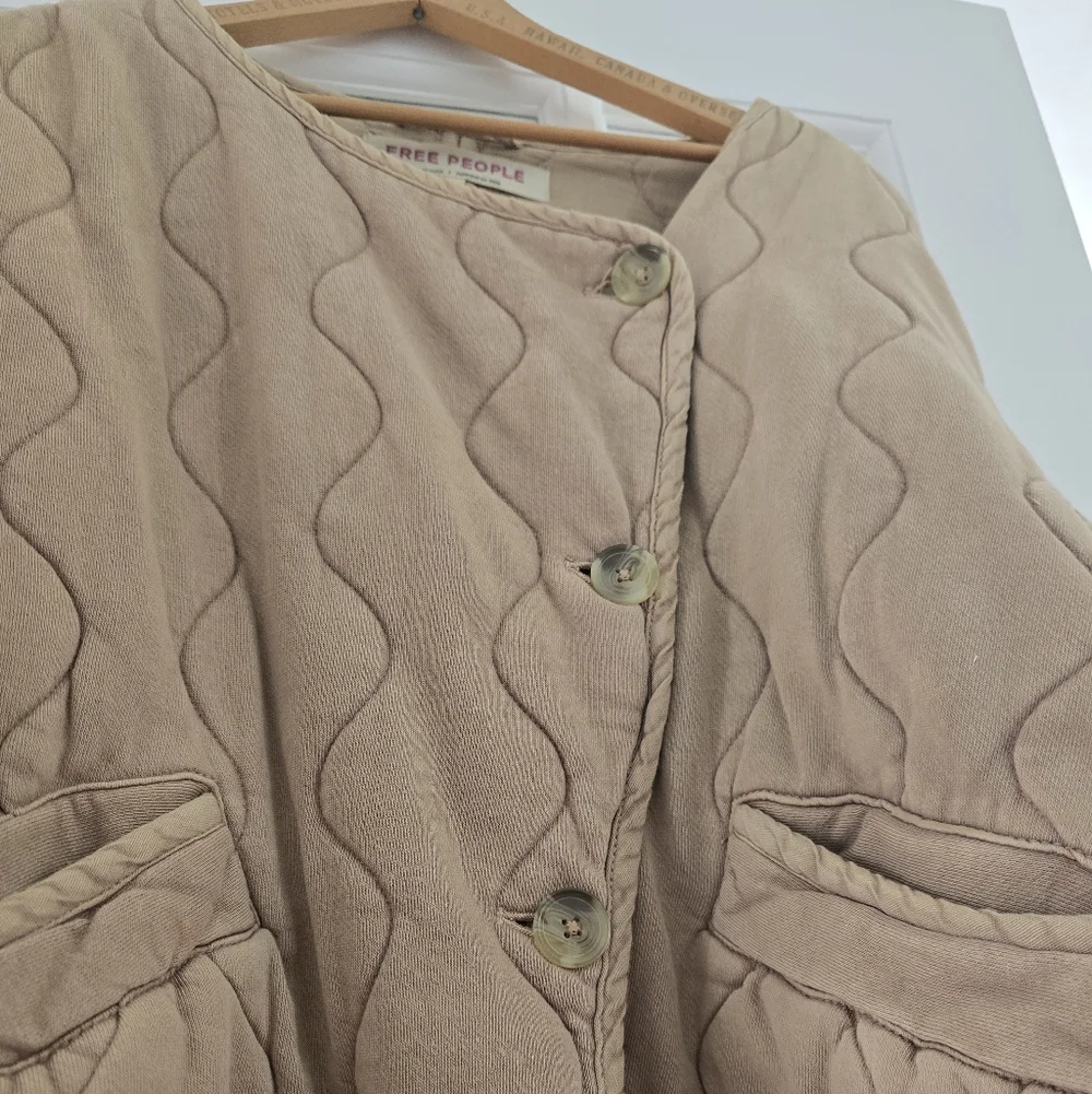 FREE PEOPLE Gwynnie Quilted Cropped Jacket In Champagne Diamonds NWOT Medium